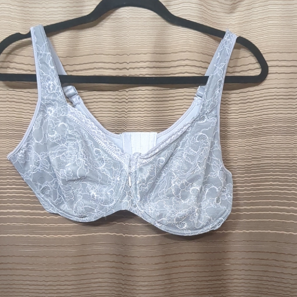 Bali White Lace Underwire Front-Closure Bra